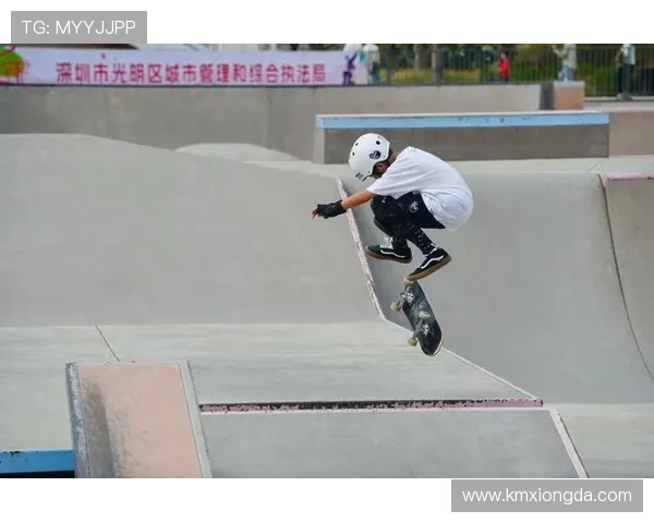 深圳滑板队在极限运动会中以79分领先其他队伍展现强大实力 深圳滑板队在极限运动会中以79分领先其他队伍展现强大实力