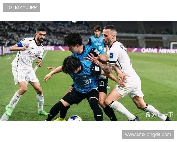 川崎前锋与滑水鼓动的激烈对决展现足球魅力与团队精神