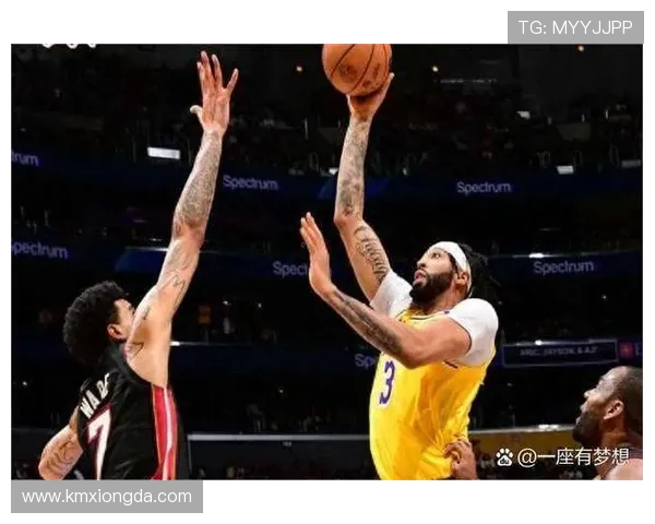 湖人对阵热火的精彩技术统计分析与比赛亮点回顾