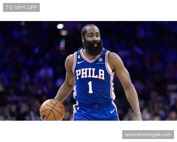 灰熊与七六人激战正酣球场上的对决引发球迷热议与期待