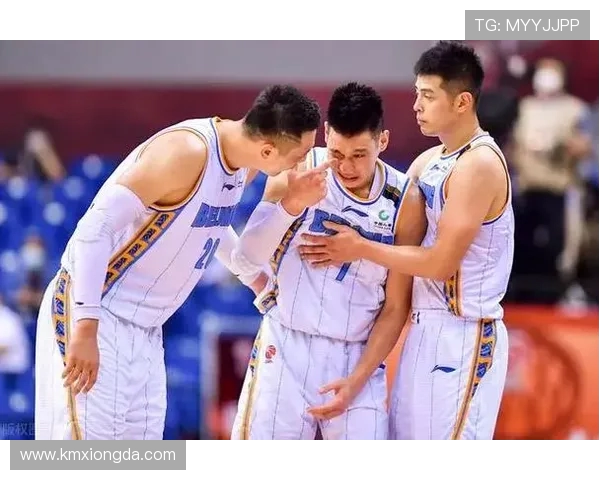 杭州篮球队与武汉篮球队赛后复盘分析比赛节奏与关键表现